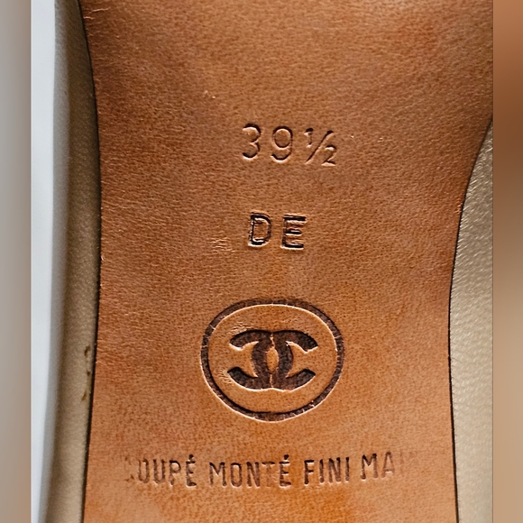 AUTHENTIC CHANEL VINTAGE HEELS - Picture 9 of 11